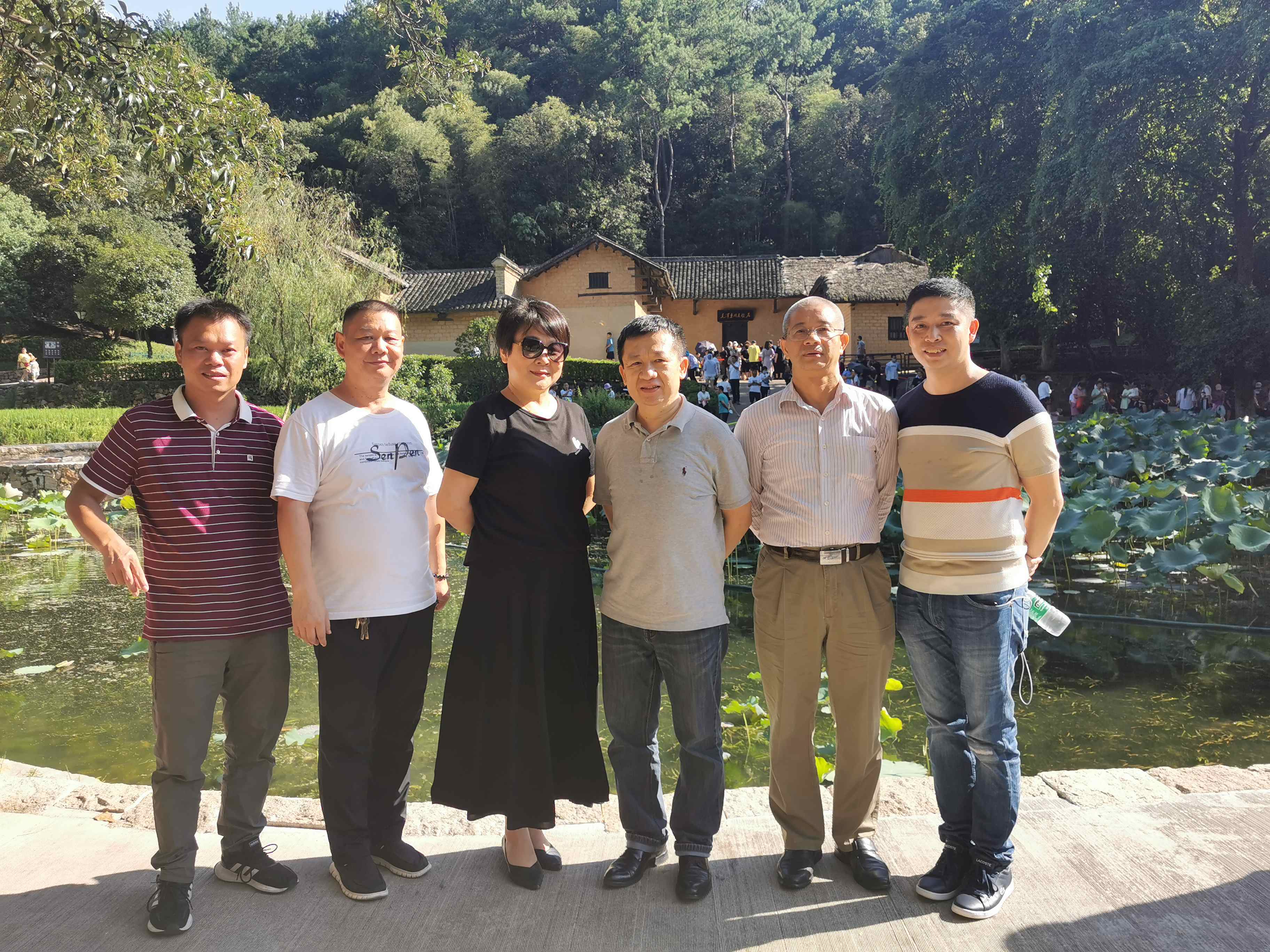 广西侨旺来我司考察一次性纸浆餐具生产线项目